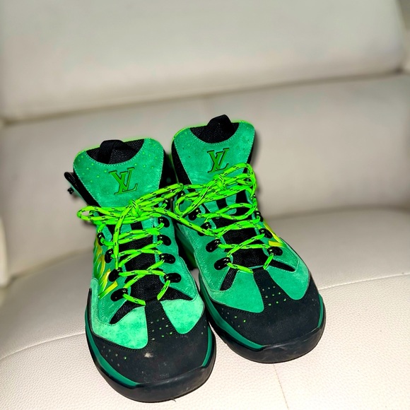 LOUIS VUITTON
2021 Millenium 'Green Black' Hiking Boots - Picture 4 of 9